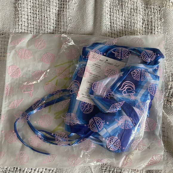 BNWT Kortni Jeane Blue Geo Tied Up Top - Picture 2 of 4